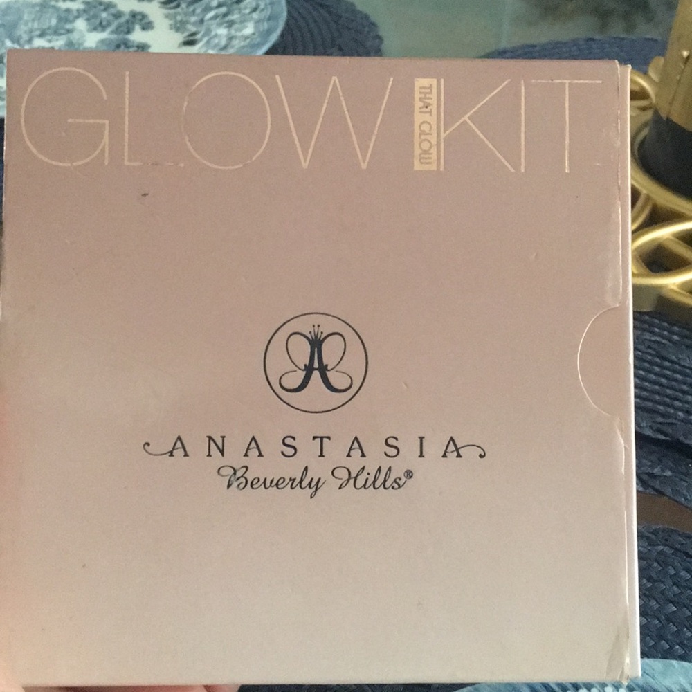 Anastasia Beverly Hills Glow Kit